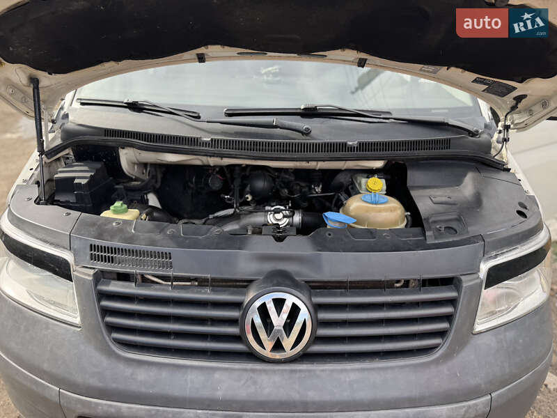 Микроавтобус Volkswagen Transporter 2004 в Зеленодольской