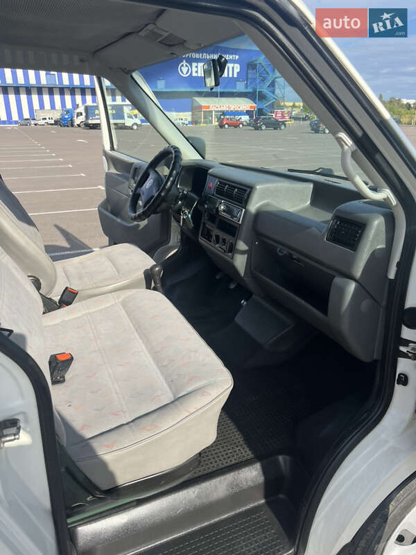 Минивэн Volkswagen Transporter 1999 в Ровно