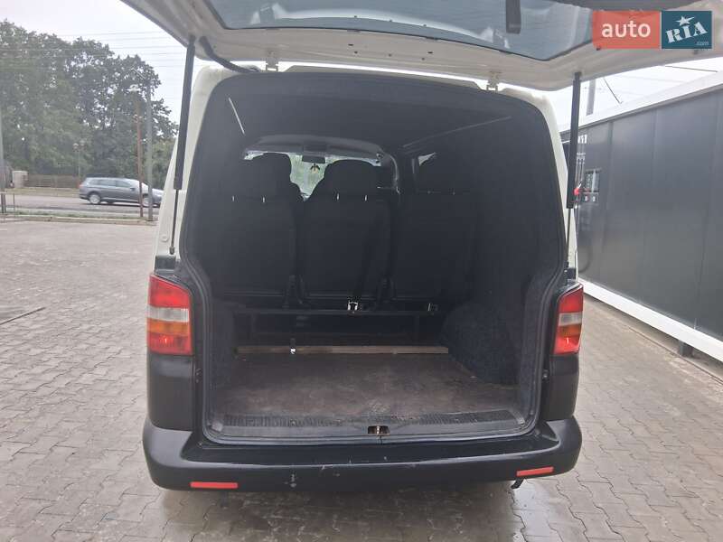 Грузовой фургон Volkswagen Transporter 2006 в Николаеве