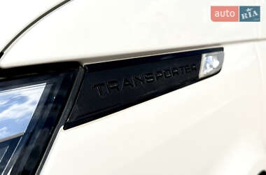 Минивэн Volkswagen Transporter 2021 в 