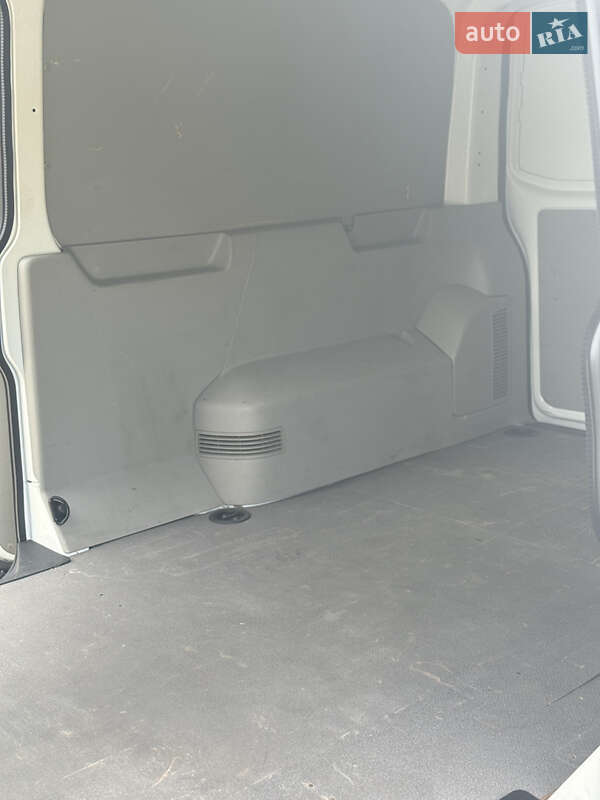 Грузовой фургон Volkswagen Transporter 2017 в Ровно