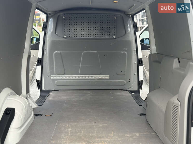 Грузовой фургон Volkswagen Transporter 2017 в Ровно