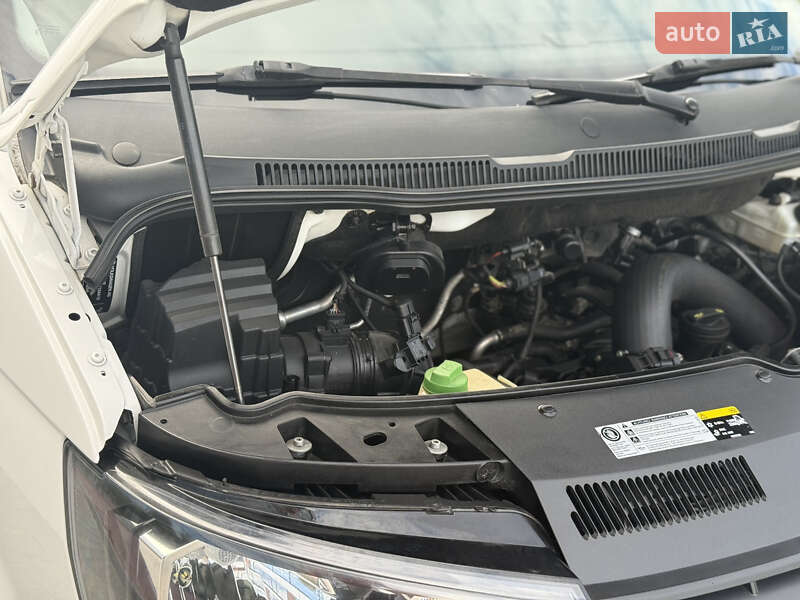 Грузовой фургон Volkswagen Transporter 2017 в Ровно