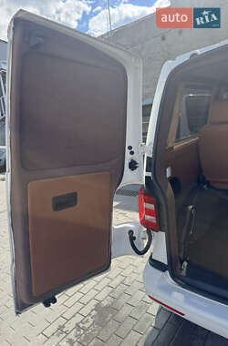 Мінівен Volkswagen Transporter 2017 в 