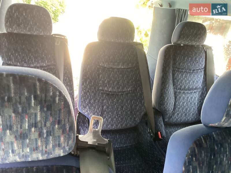 Мінівен Volkswagen Transporter 2004 в Великих Лучках