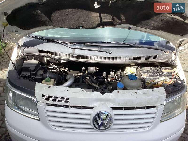 Мінівен Volkswagen Transporter 2004 в Великих Лучках