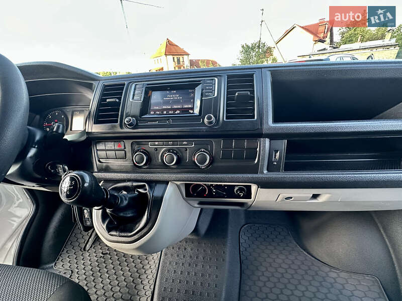 Минивэн Volkswagen Transporter 2017 в Трускавце