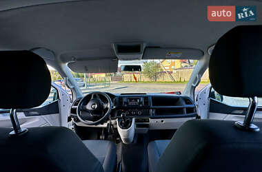 Минивэн Volkswagen Transporter 2017 в 