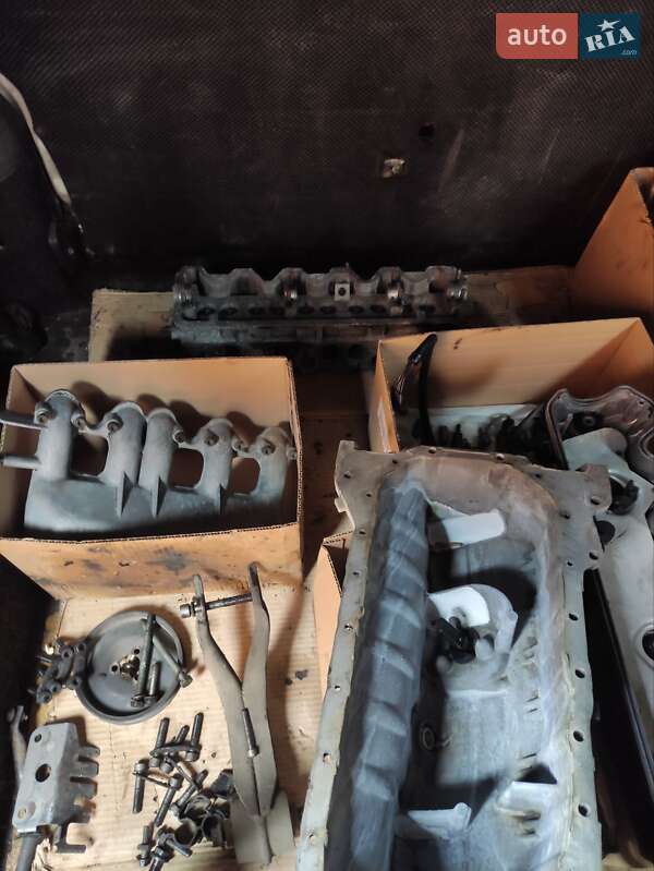 Грузовой фургон Volkswagen Transporter 2002 в Святопетровское