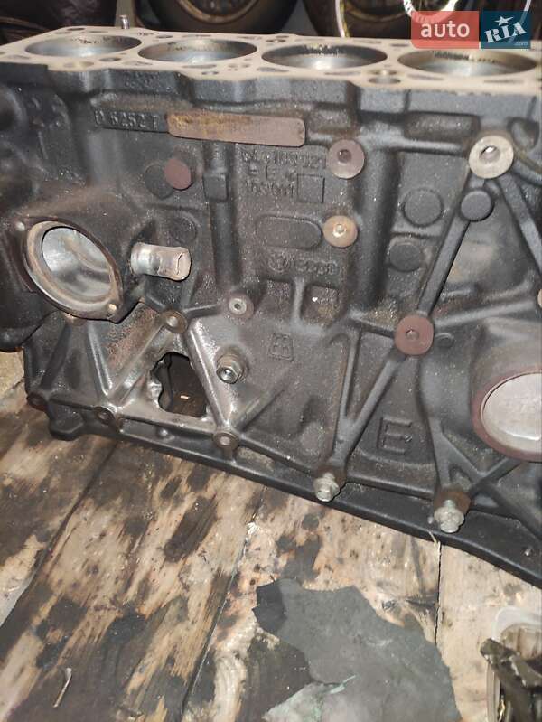 Грузовой фургон Volkswagen Transporter 2002 в Святопетровское