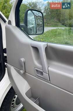 Мінівен Volkswagen Transporter 2001 в 