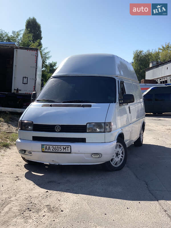 Грузовой фургон Volkswagen Transporter 1998 в 