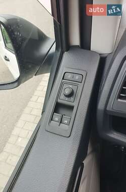 Грузовой фургон Volkswagen Transporter 2017 в 