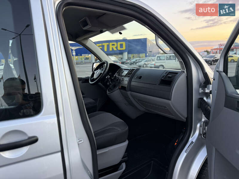 Минивэн Volkswagen Transporter 2008 в Виннице