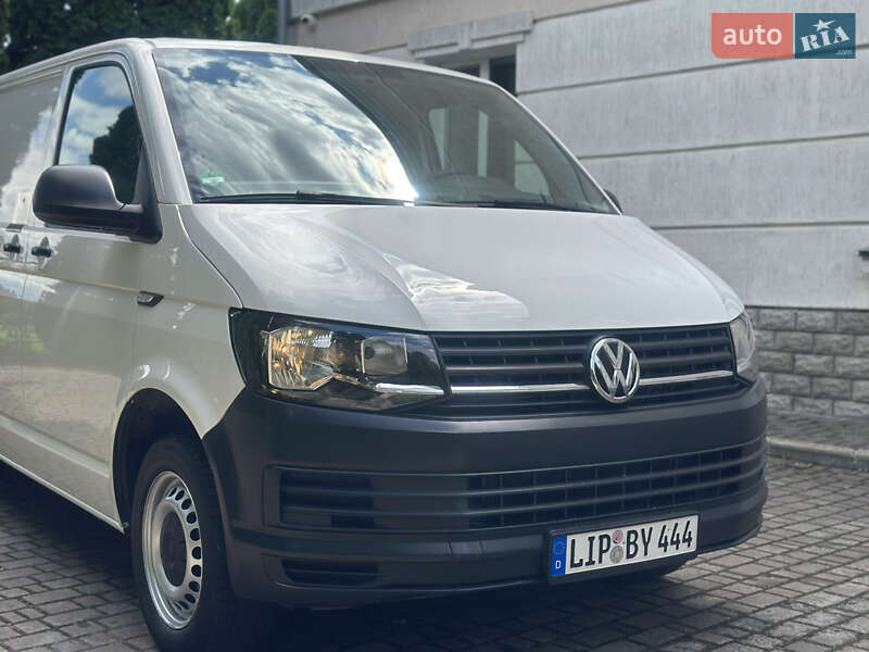 Грузовой фургон Volkswagen Transporter 2016 в Дубно