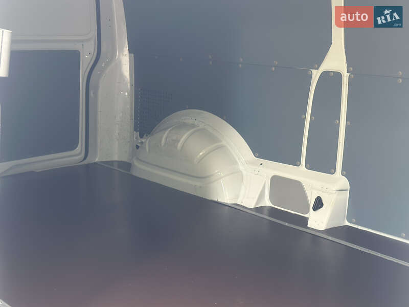 Грузовой фургон Volkswagen Transporter 2016 в Дубно