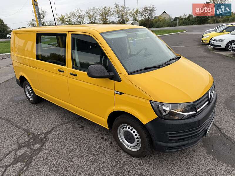 Вантажний фургон Volkswagen Transporter 2017 в Ужгороді