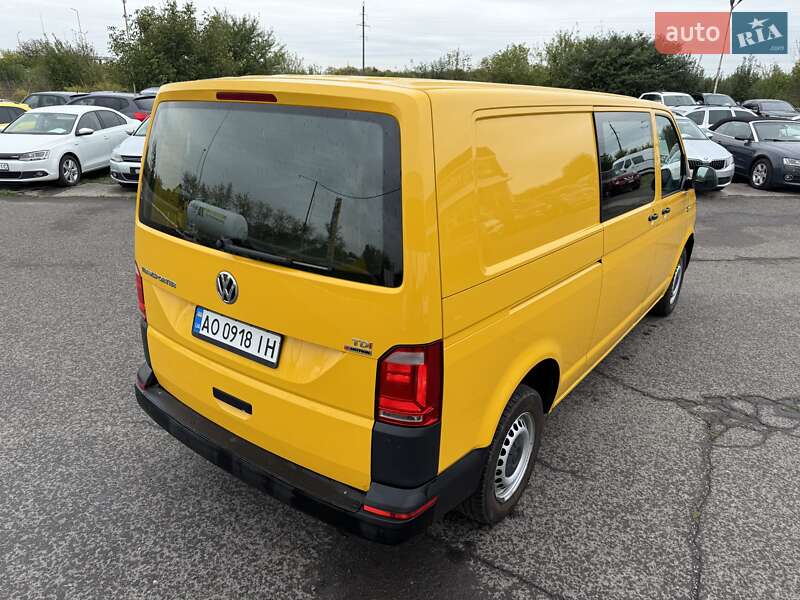 Вантажний фургон Volkswagen Transporter 2017 в Ужгороді