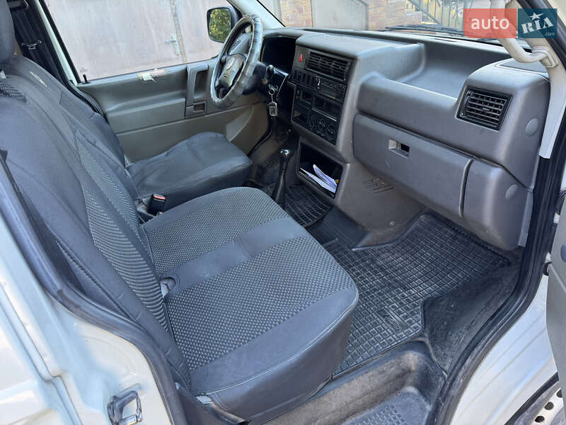 Минивэн Volkswagen Transporter 2002 в Львове