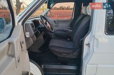 Минивэн Volkswagen Transporter 2000 в 