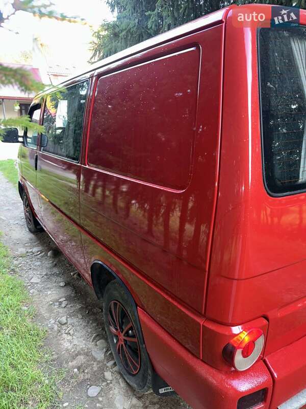 Минивэн Volkswagen Transporter 2001 в Косове