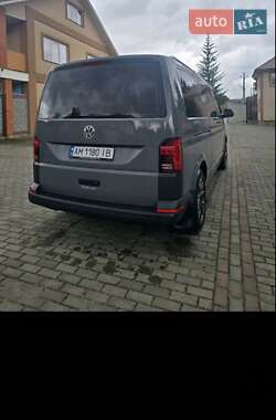 Минивэн Volkswagen Transporter 2020 в 