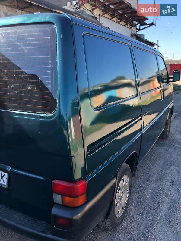 Грузовой фургон Volkswagen Transporter 1996 в Обухове