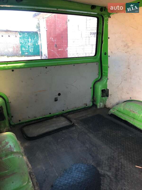 Грузовой фургон Volkswagen Transporter 1996 в Обухове