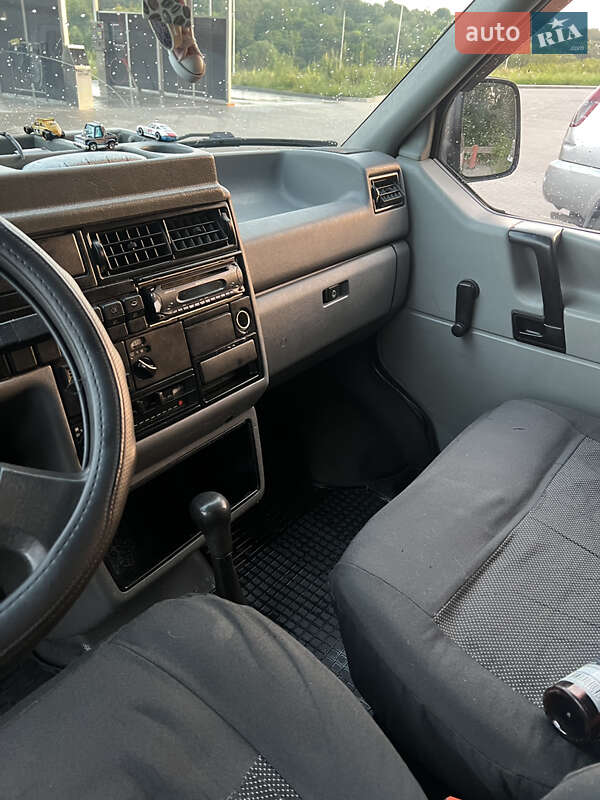 Минивэн Volkswagen Transporter 1995 в Львове