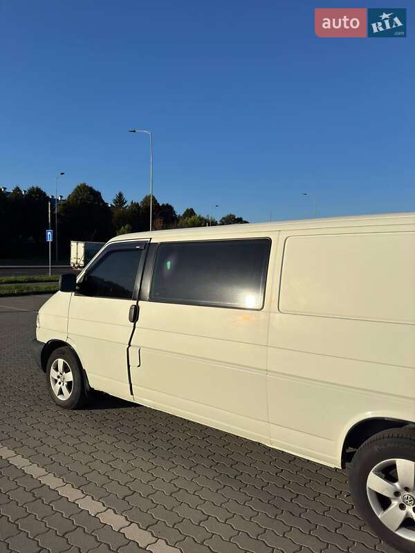 Грузопассажирский фургон Volkswagen Transporter 2002 в Львове