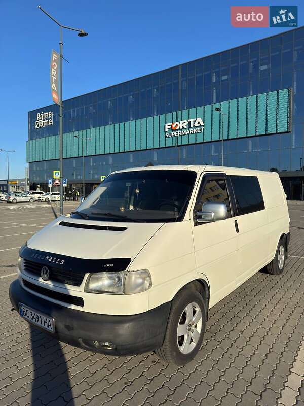 Грузопассажирский фургон Volkswagen Transporter 2002 в Львове