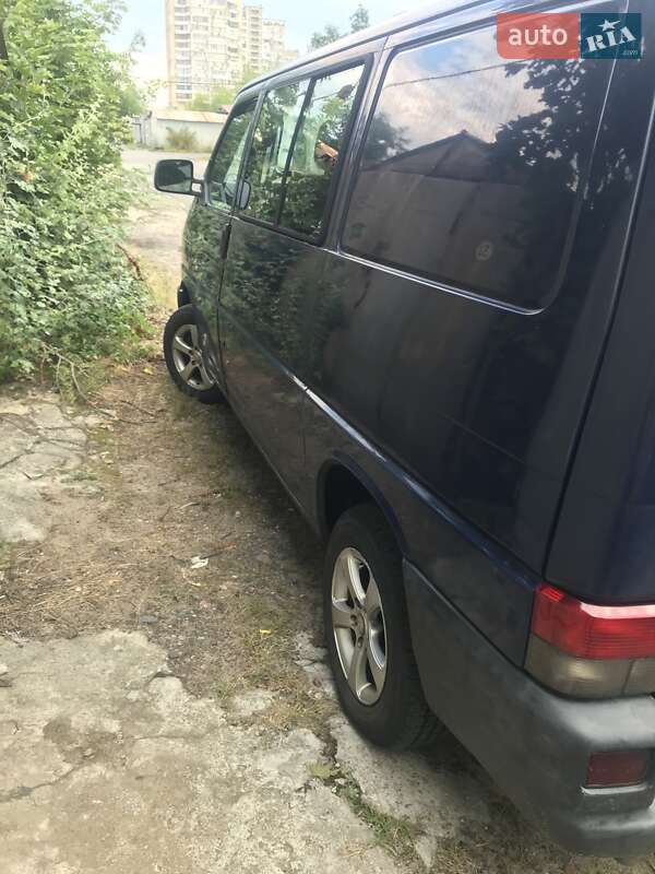 Минивэн Volkswagen Transporter 2002 в Киеве