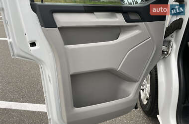 Минивэн Volkswagen Transporter 2016 в 