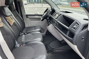 Минивэн Volkswagen Transporter 2016 в 
