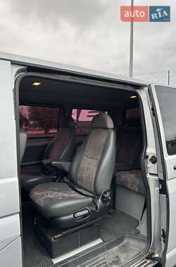 Минивэн Volkswagen Transporter 2010 в 