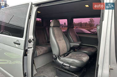 Минивэн Volkswagen Transporter 2010 в 