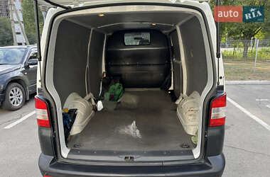 Грузовой фургон Volkswagen Transporter 2013 в 