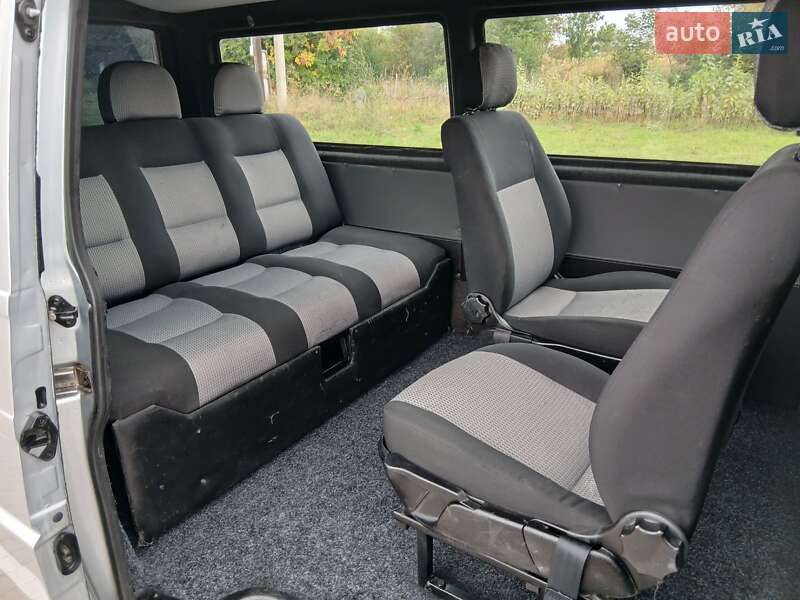Минивэн Volkswagen Transporter 2003 в Ровно