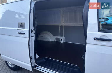 Вантажний фургон Volkswagen Transporter 2017 в 