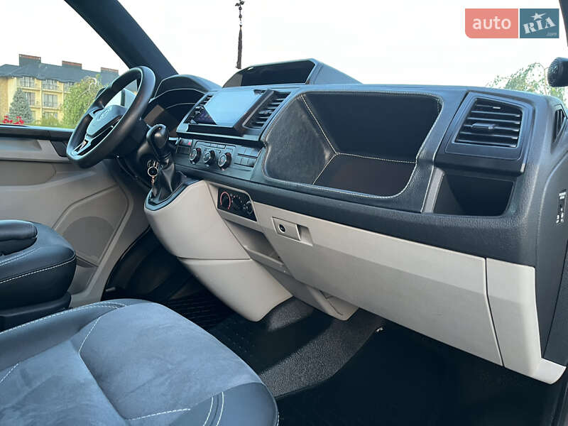 Минивэн Volkswagen Transporter 2016 в Львове