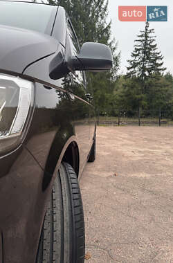 Минивэн Volkswagen Transporter 2019 в 