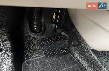 Минивэн Volkswagen Transporter 2019 в 