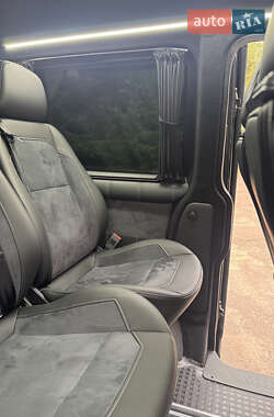Минивэн Volkswagen Transporter 2019 в 