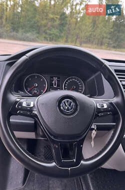 Минивэн Volkswagen Transporter 2019 в 