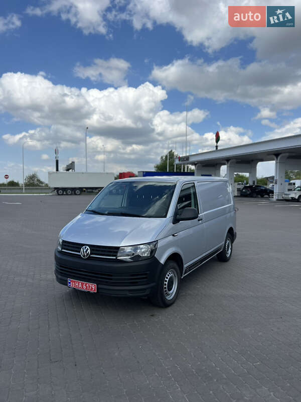 Грузовой фургон Volkswagen Transporter 2019 в 