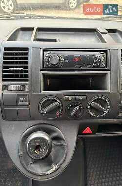 Грузопассажирский фургон Volkswagen Transporter 2004 в 