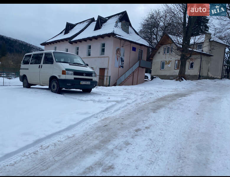 Минивэн Volkswagen Transporter 2000 в Яремче