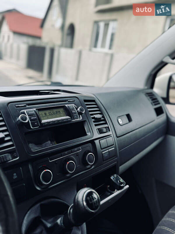 Минивэн Volkswagen Transporter 2010 в Солотвине