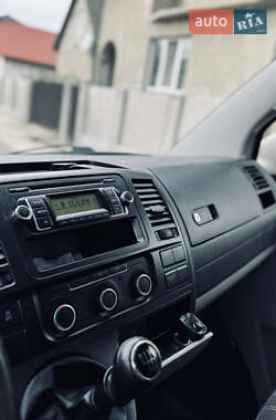 Минивэн Volkswagen Transporter 2010 в 