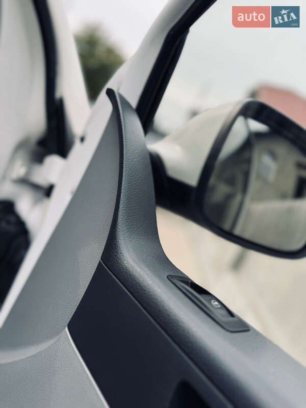 Минивэн Volkswagen Transporter 2010 в Солотвине